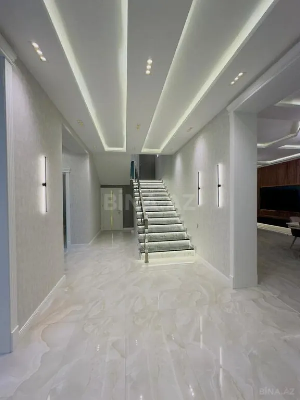 Satılır 6 otaqlı həyət evi 300 m²