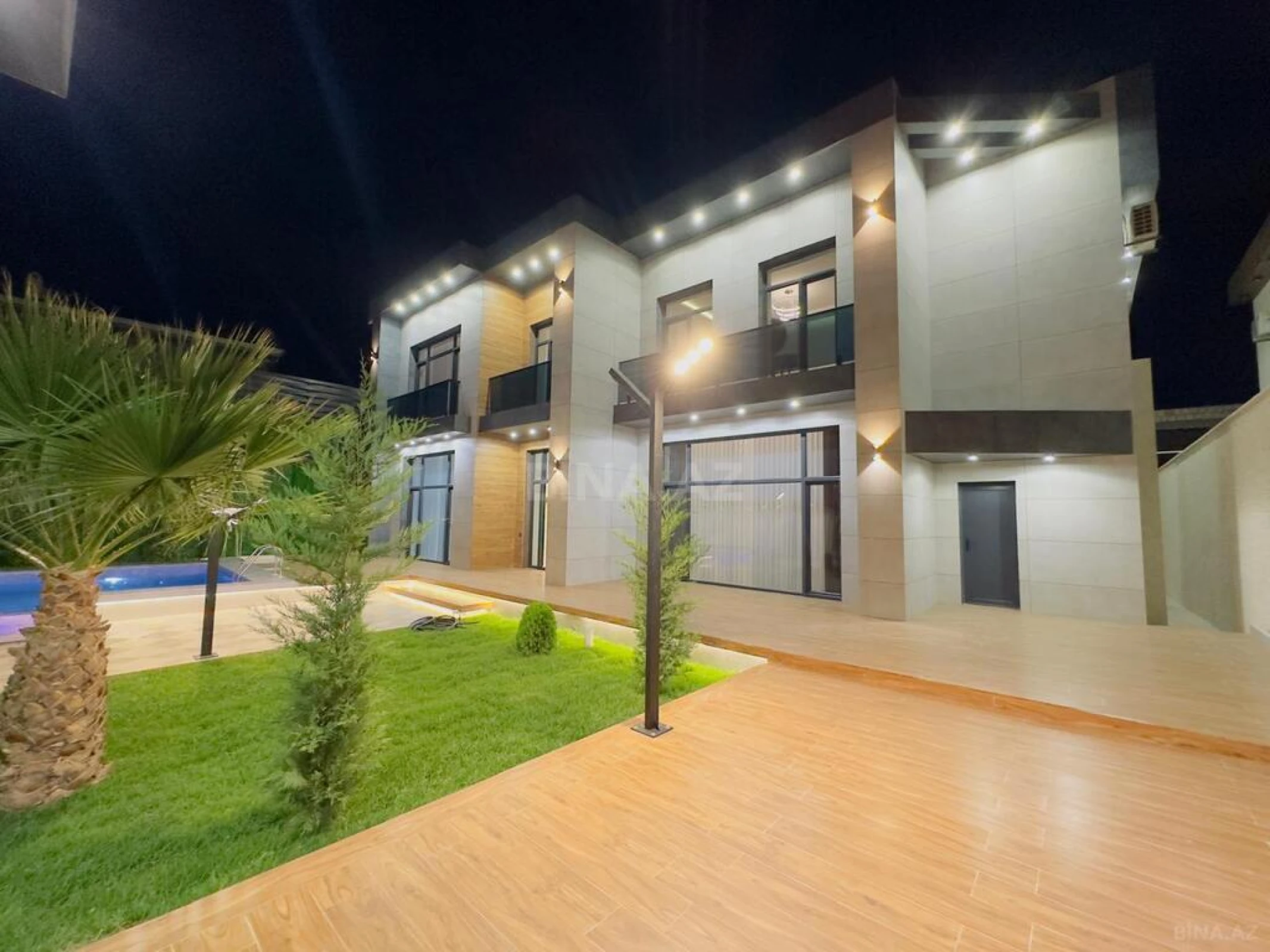 Satılır 6 otaqlı həyət evi 300 m²