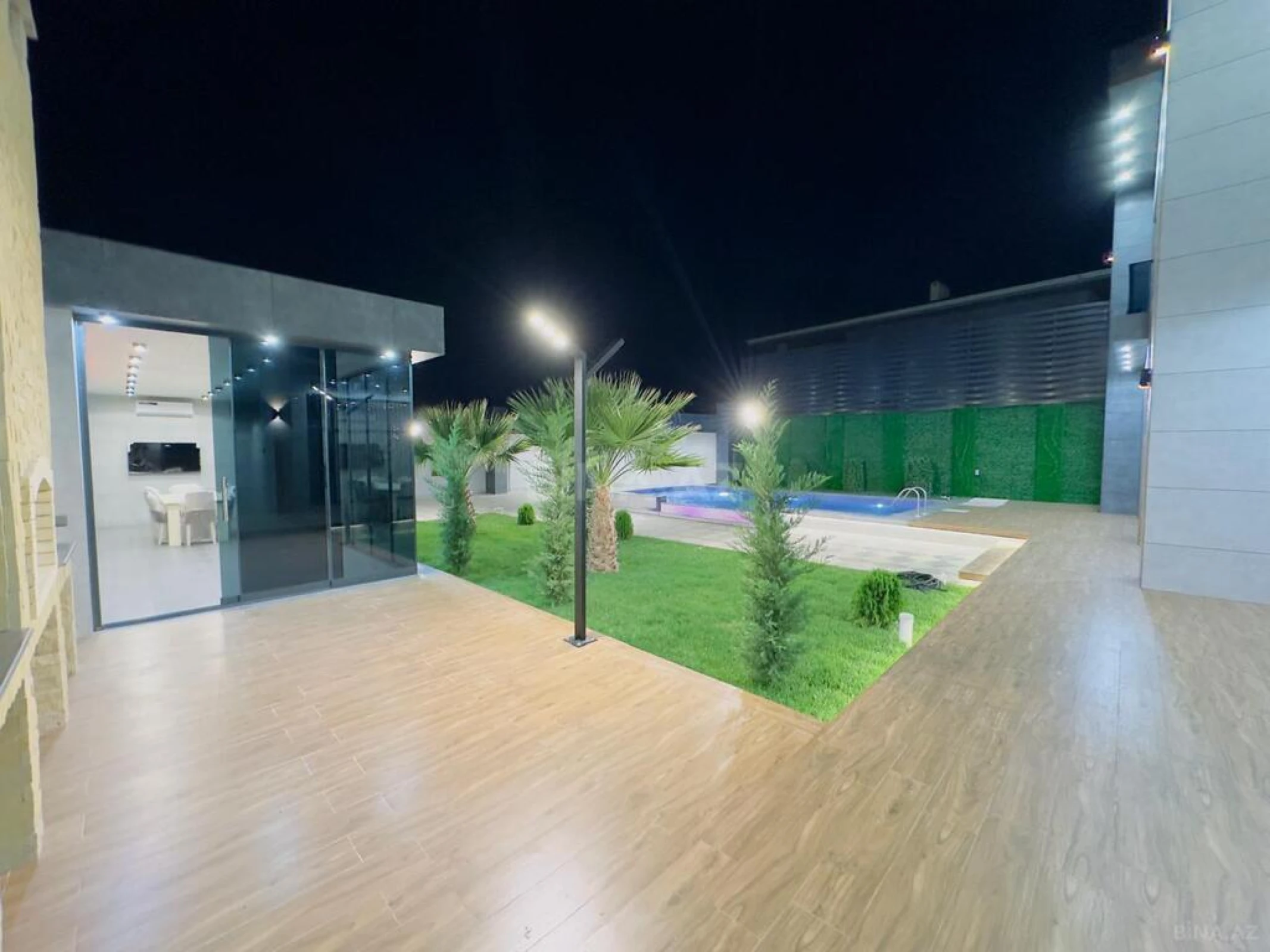 Satılır 6 otaqlı həyət evi 300 m²