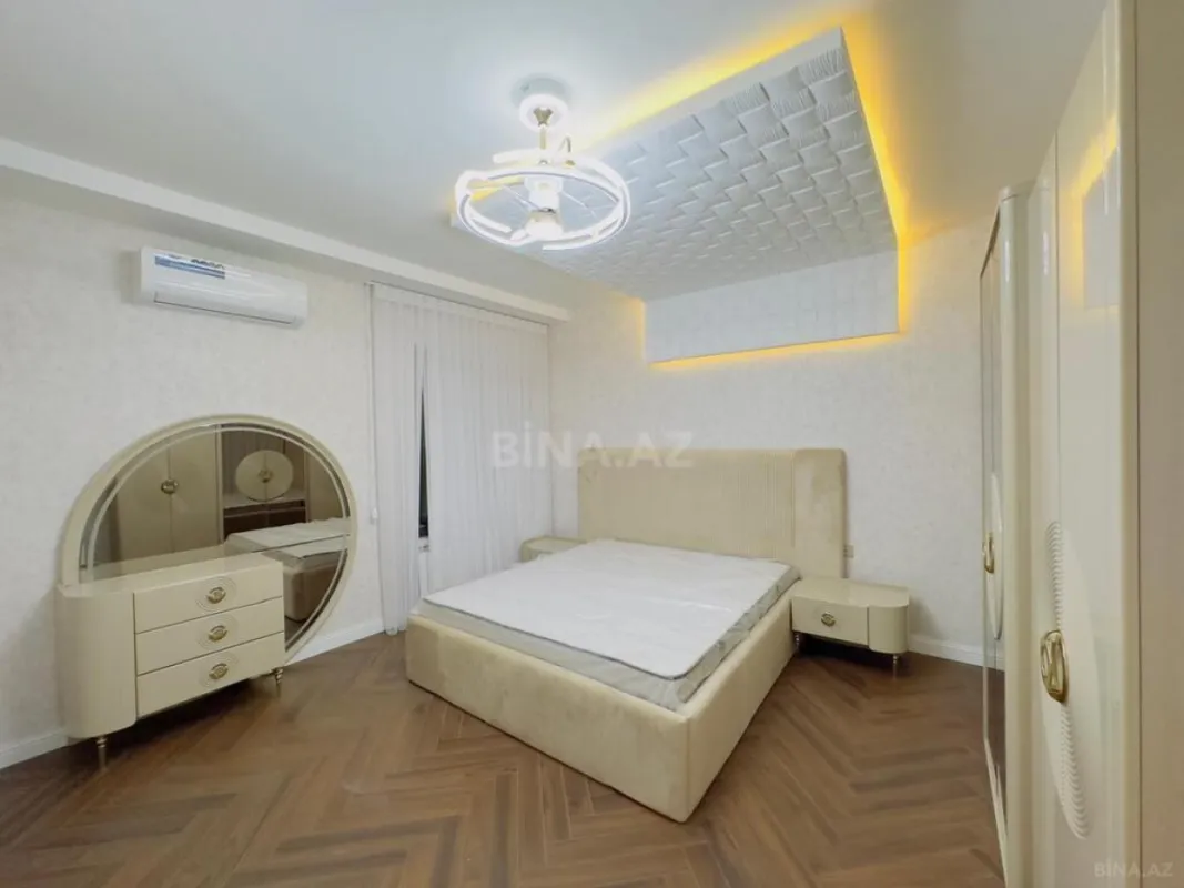 Satılır 6 otaqlı həyət evi 300 m²