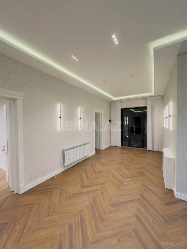 Satılır 6 otaqlı həyət evi 300 m²