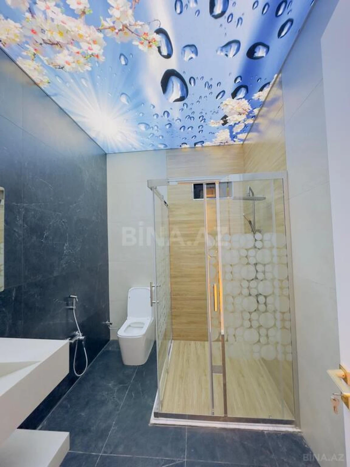 Satılır 6 otaqlı həyət evi 300 m²