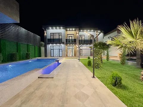 Satılır 6 otaqlı həyət evi 300 m²