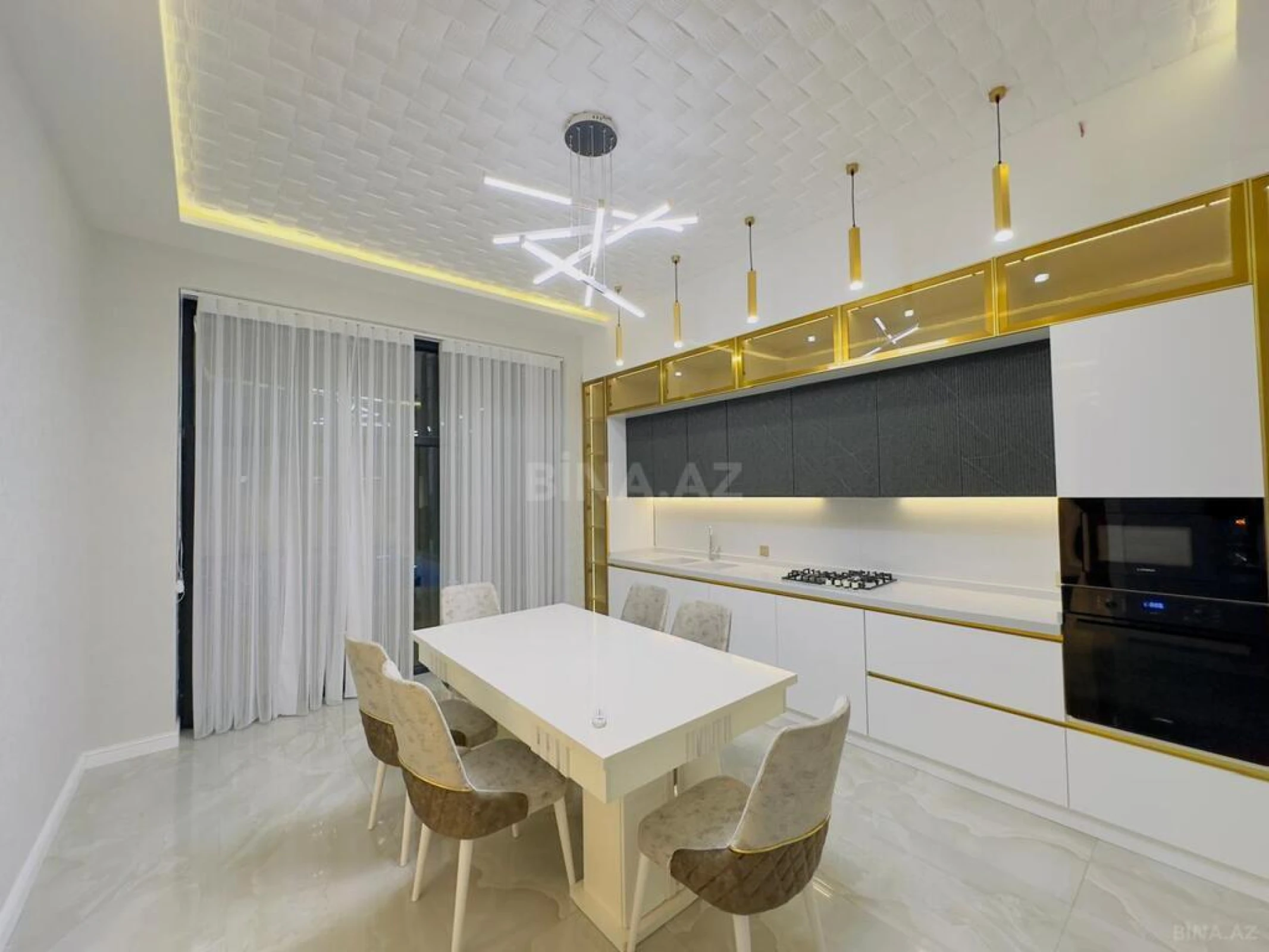 Satılır 6 otaqlı həyət evi 300 m²