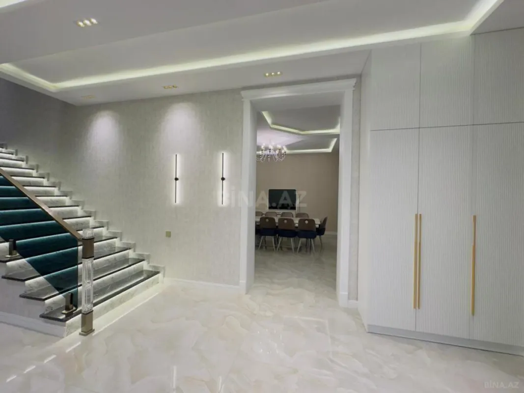 Satılır 6 otaqlı həyət evi 300 m²