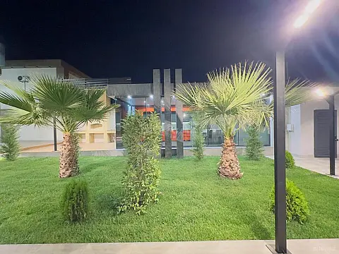 Satılır 6 otaqlı həyət evi 300 m²