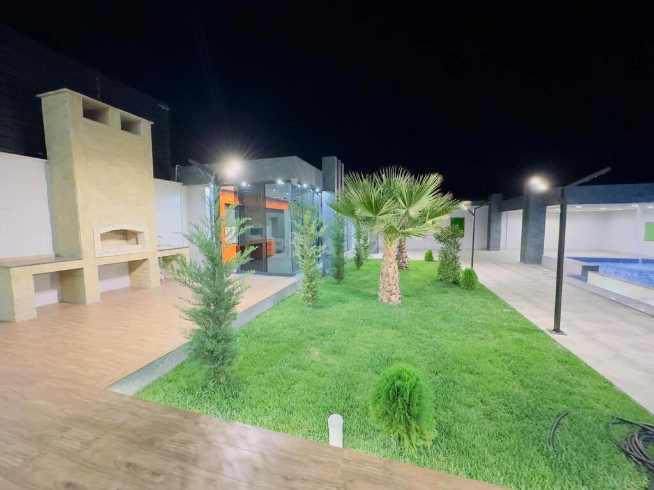Satılır 6 otaqlı həyət evi 300 m²