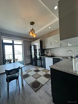 Satılır 3 otaqlı mənzil 110 m²