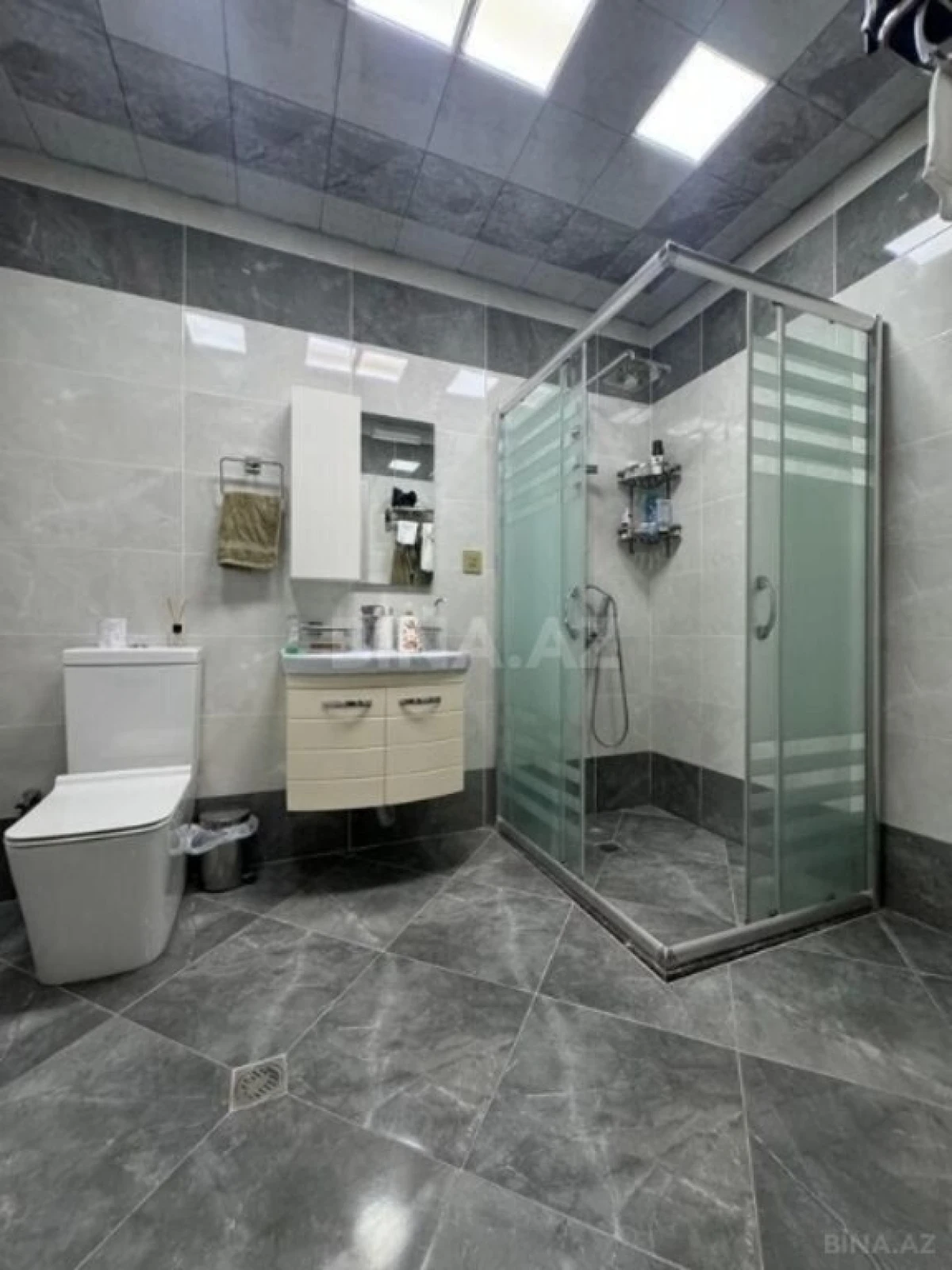 Satılır 3 otaqlı mənzil 110 m²