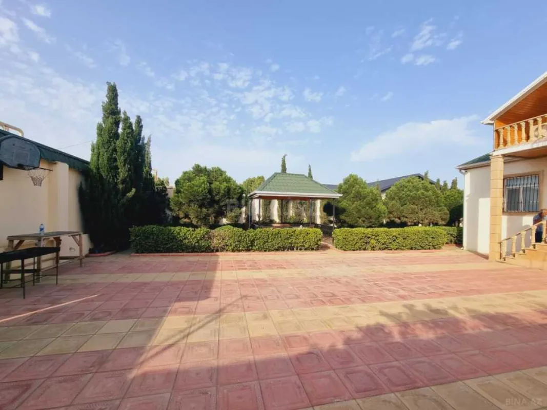 Satılır 4 otaqlı həyət evi 200 m²