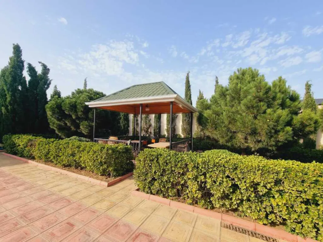 Satılır 4 otaqlı həyət evi 200 m²