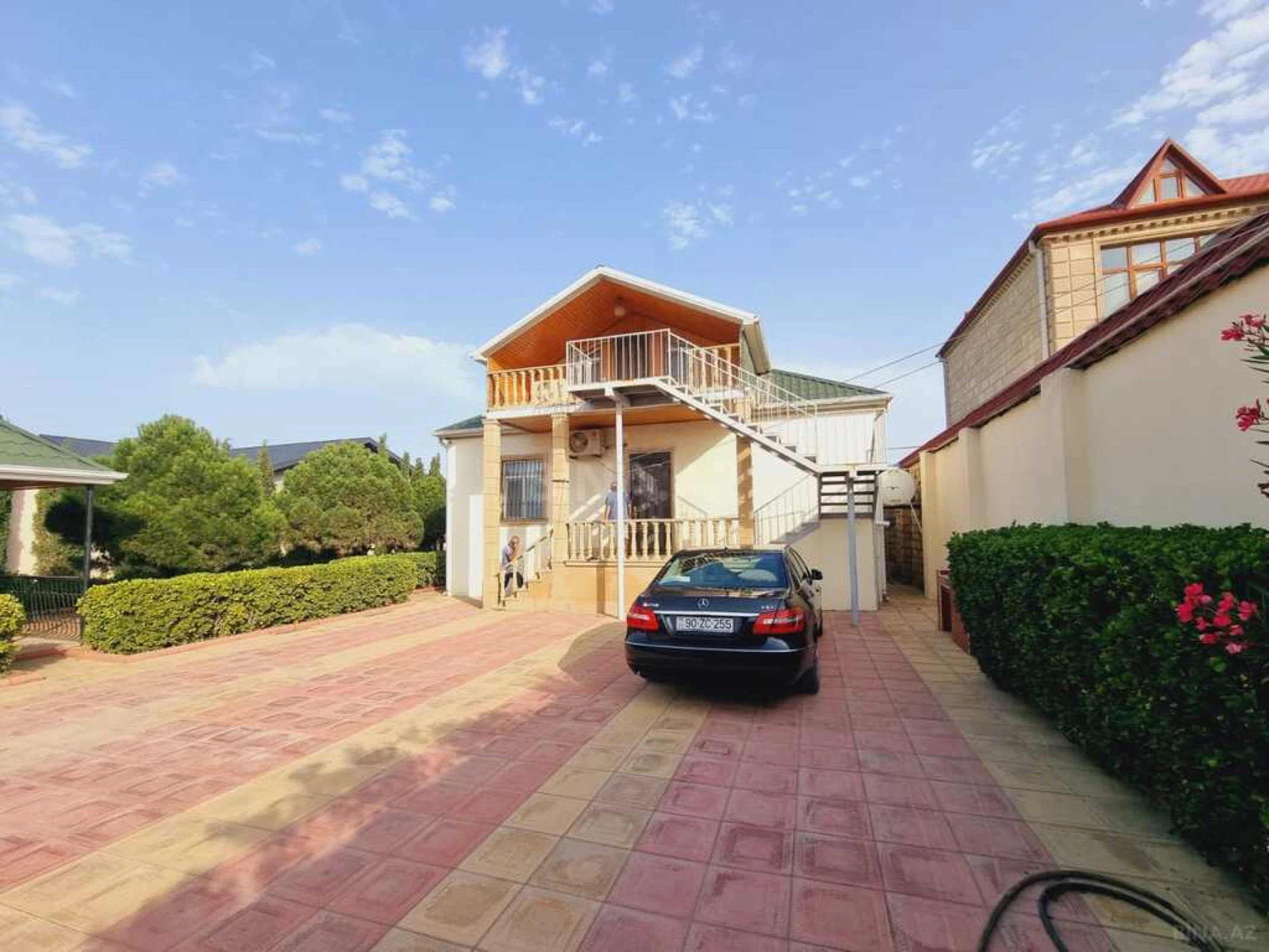 Satılır 4 otaqlı həyət evi 200 m²