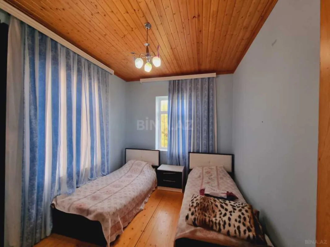 Satılır 4 otaqlı həyət evi 200 m²