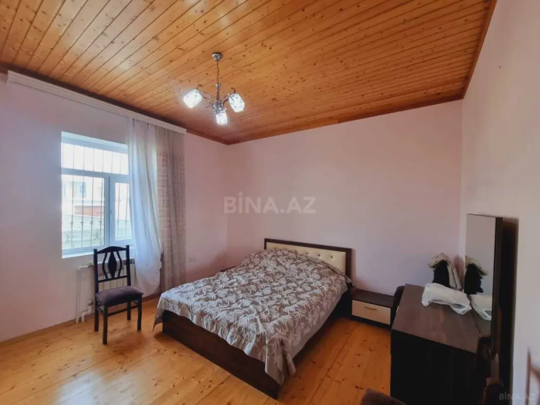 Satılır 4 otaqlı həyət evi 200 m²