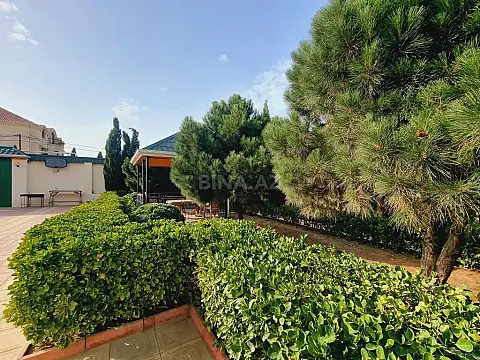 Satılır 4 otaqlı həyət evi 200 m²