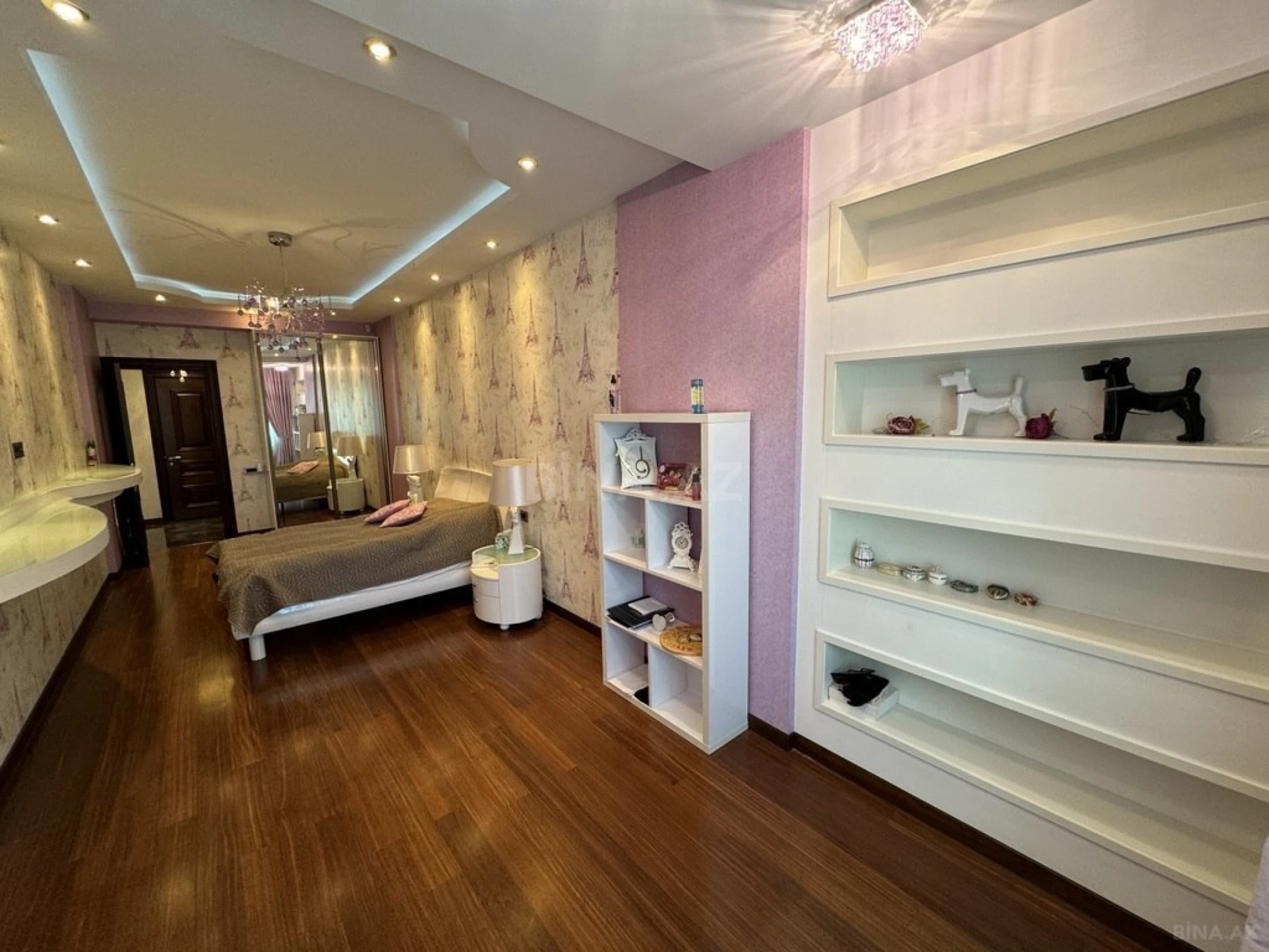 Satılır 5 otaqlı mənzil 268 m²