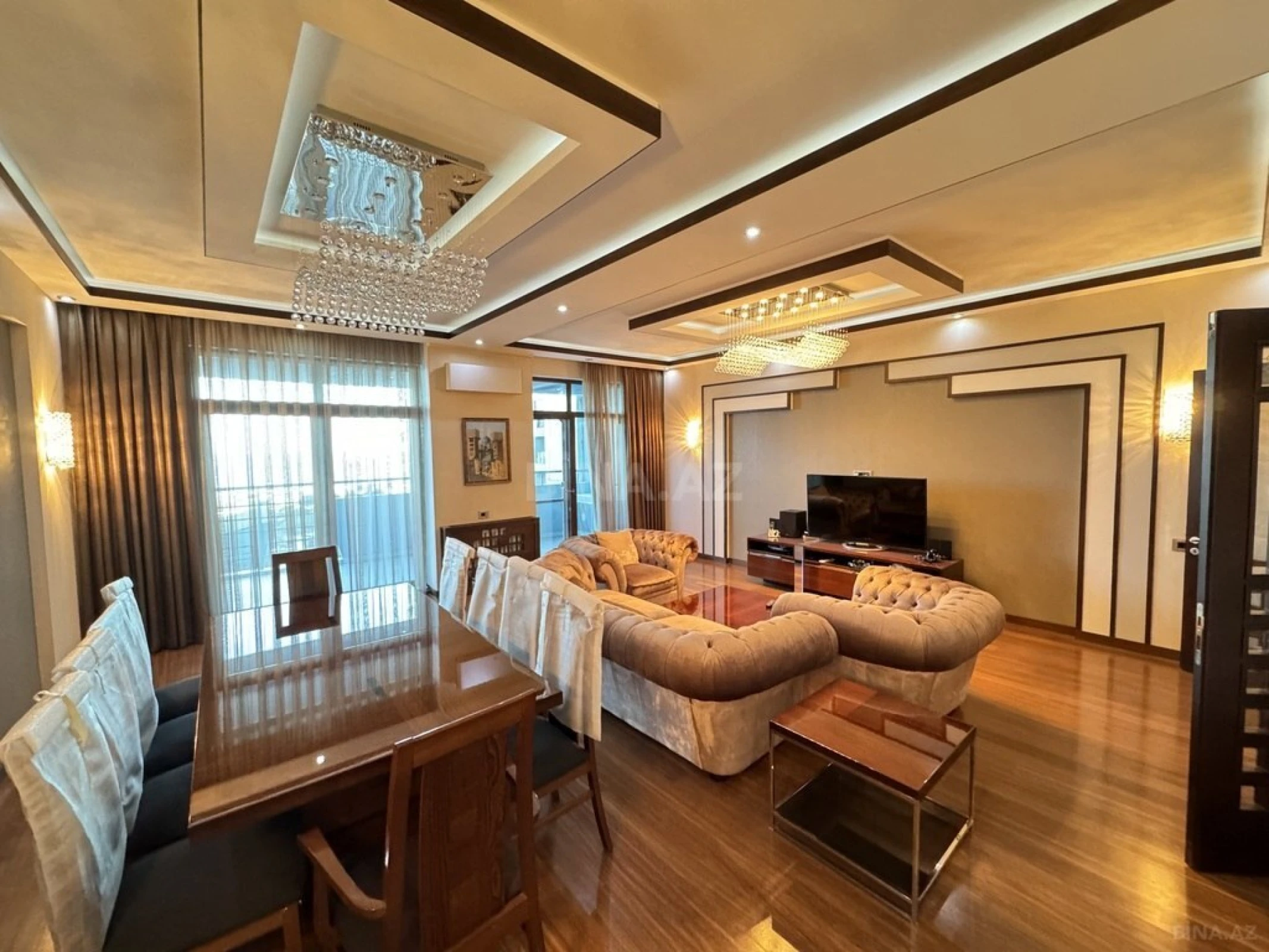 Satılır 5 otaqlı mənzil 268 m²