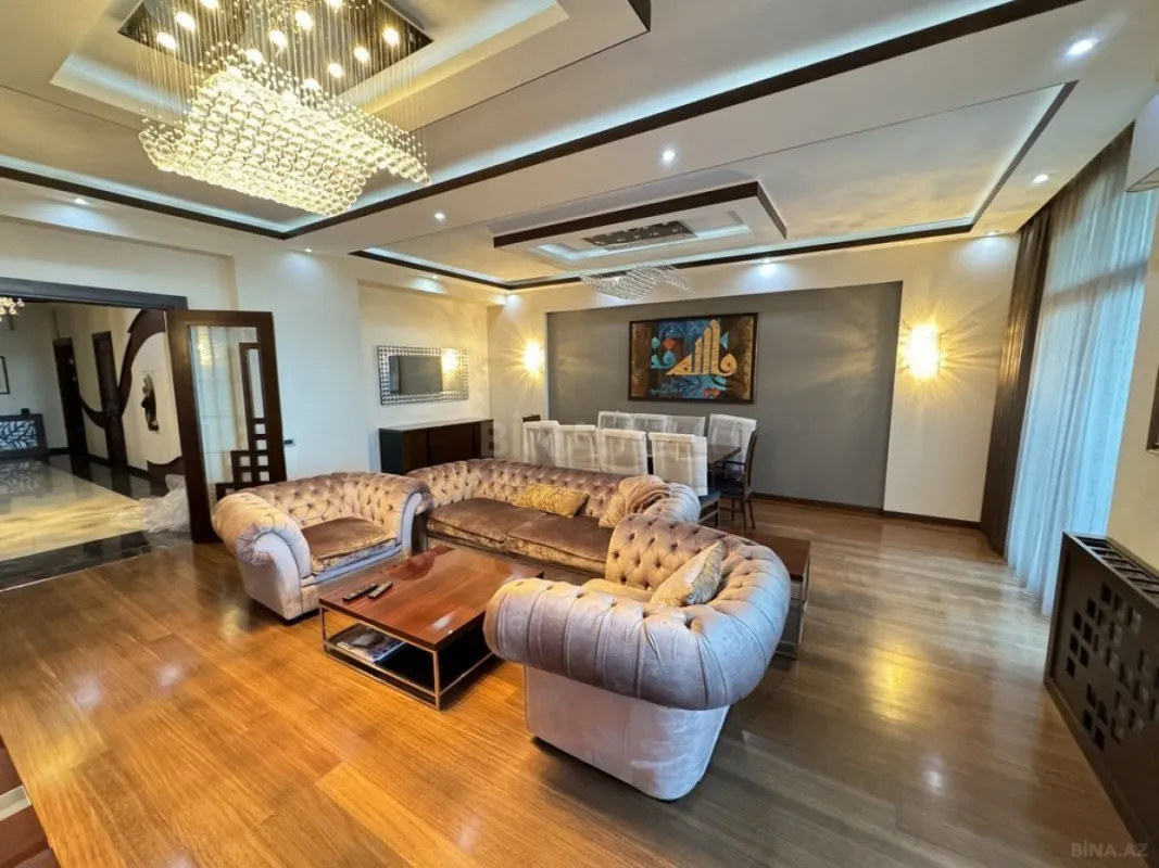 Satılır 5 otaqlı mənzil 268 m²