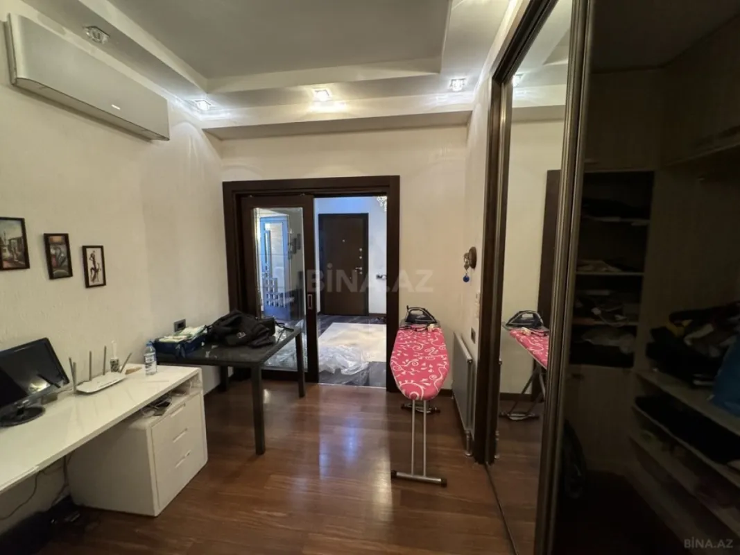 Satılır 5 otaqlı mənzil 268 m²