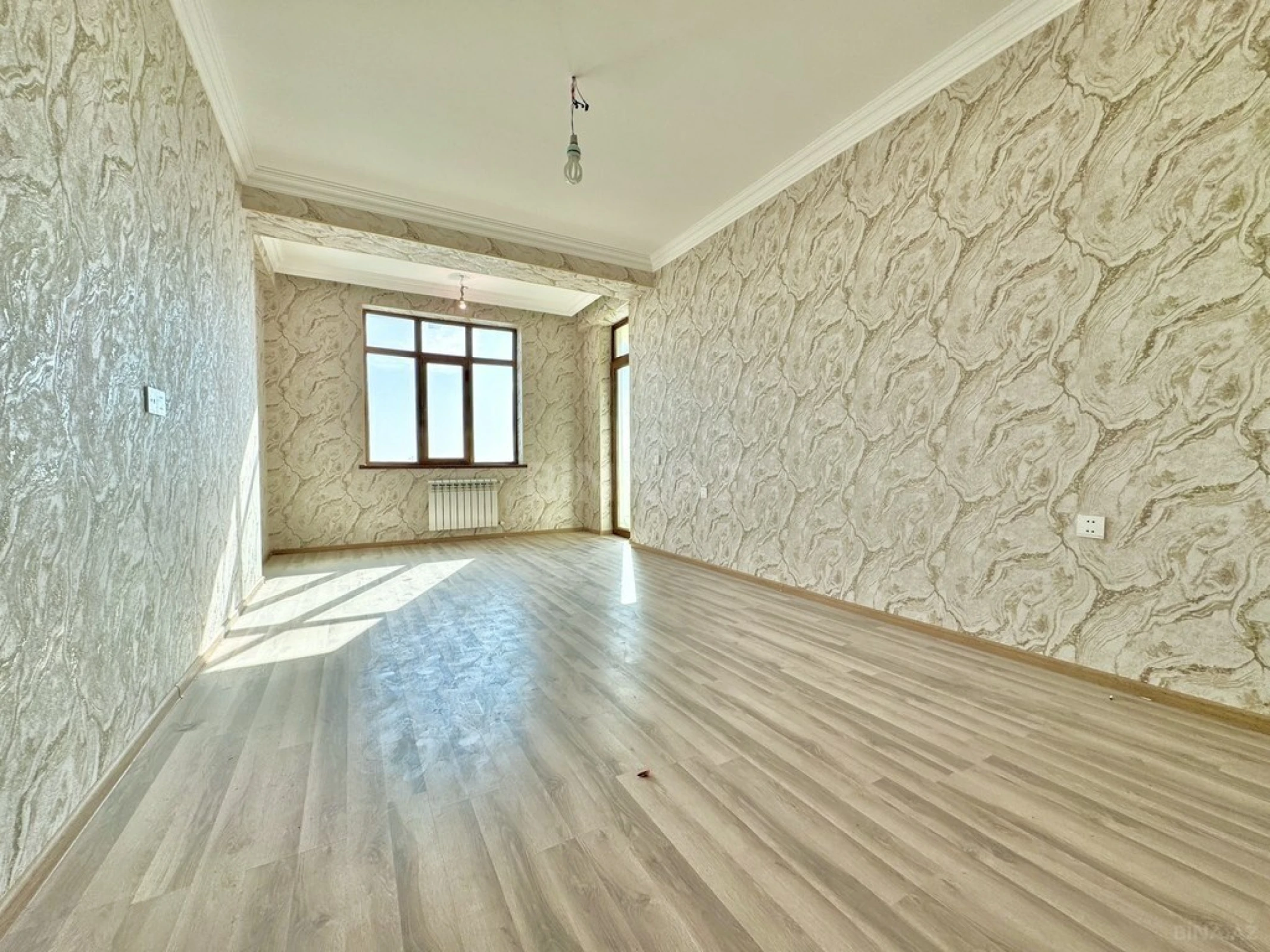 Satılır 3 otaqlı mənzil 125 m²