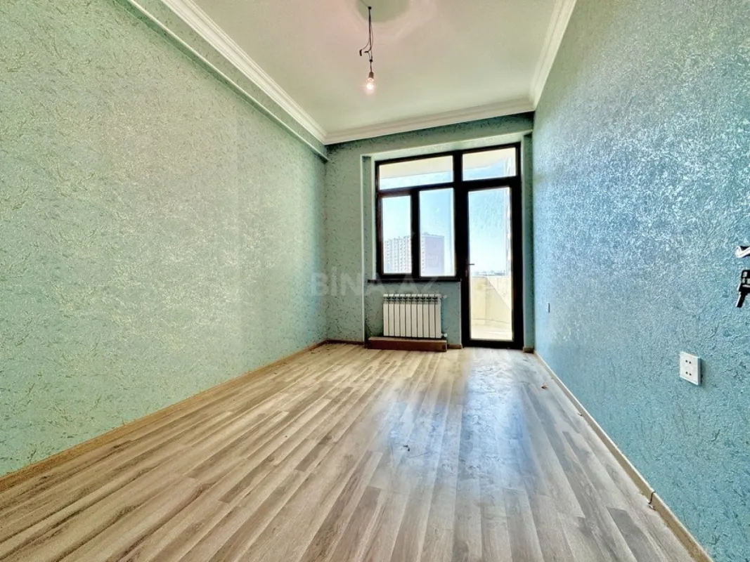 Satılır 3 otaqlı mənzil 125 m²