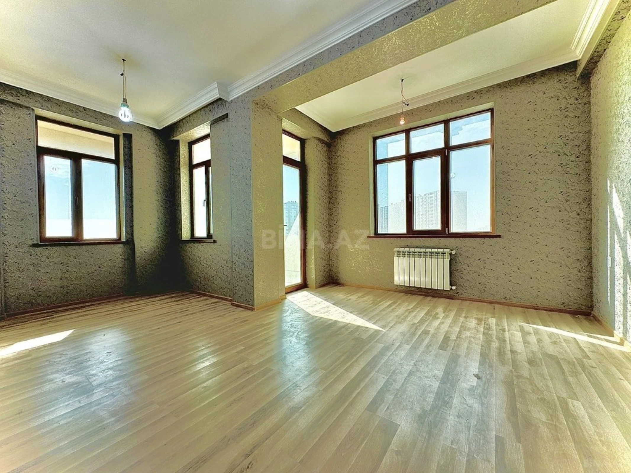 Satılır 3 otaqlı mənzil 125 m²