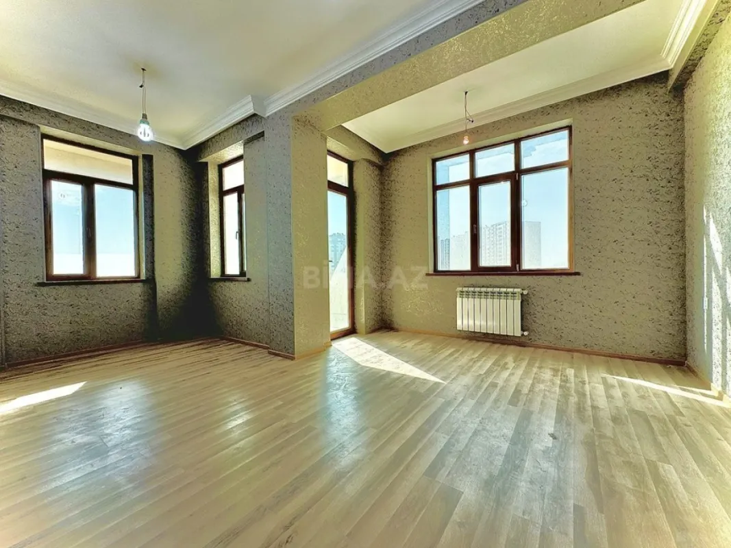 Satılır 3 otaqlı mənzil 125 m²
