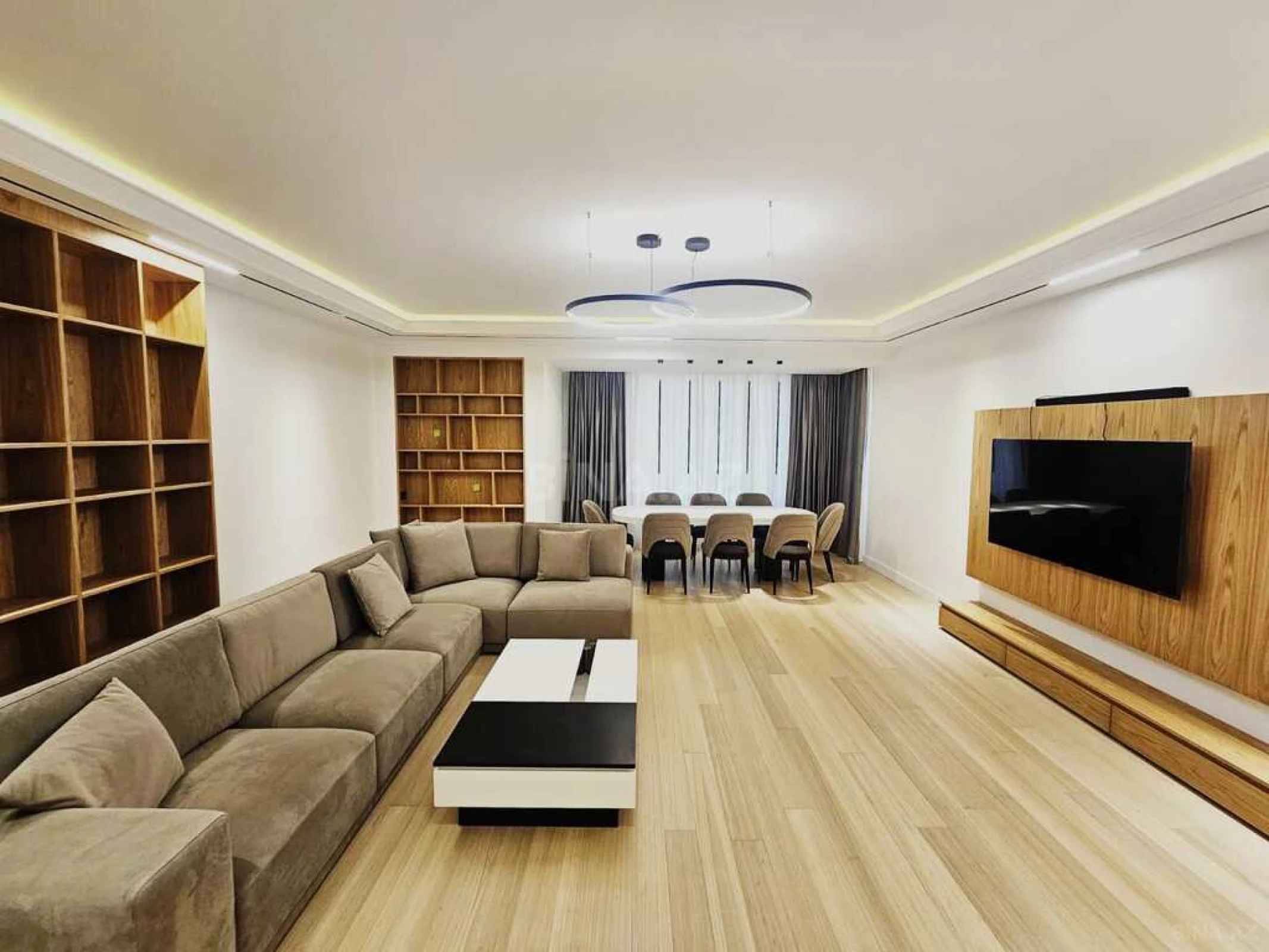 Kirayə verilir 3 otaqlı mənzil 171 m²