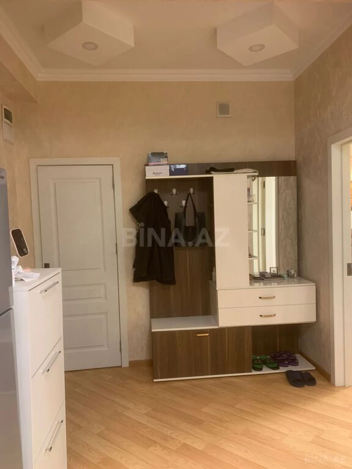 Satılır 2 otaqlı mənzil 68 m²
