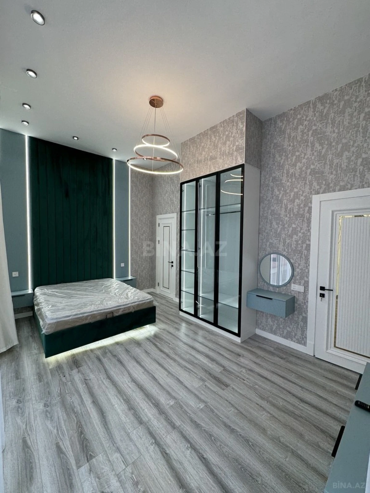 Satılır 5 otaqlı həyət evi 225 m²