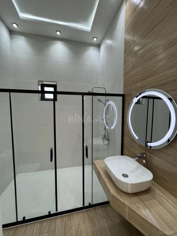 Satılır 5 otaqlı həyət evi 225 m²