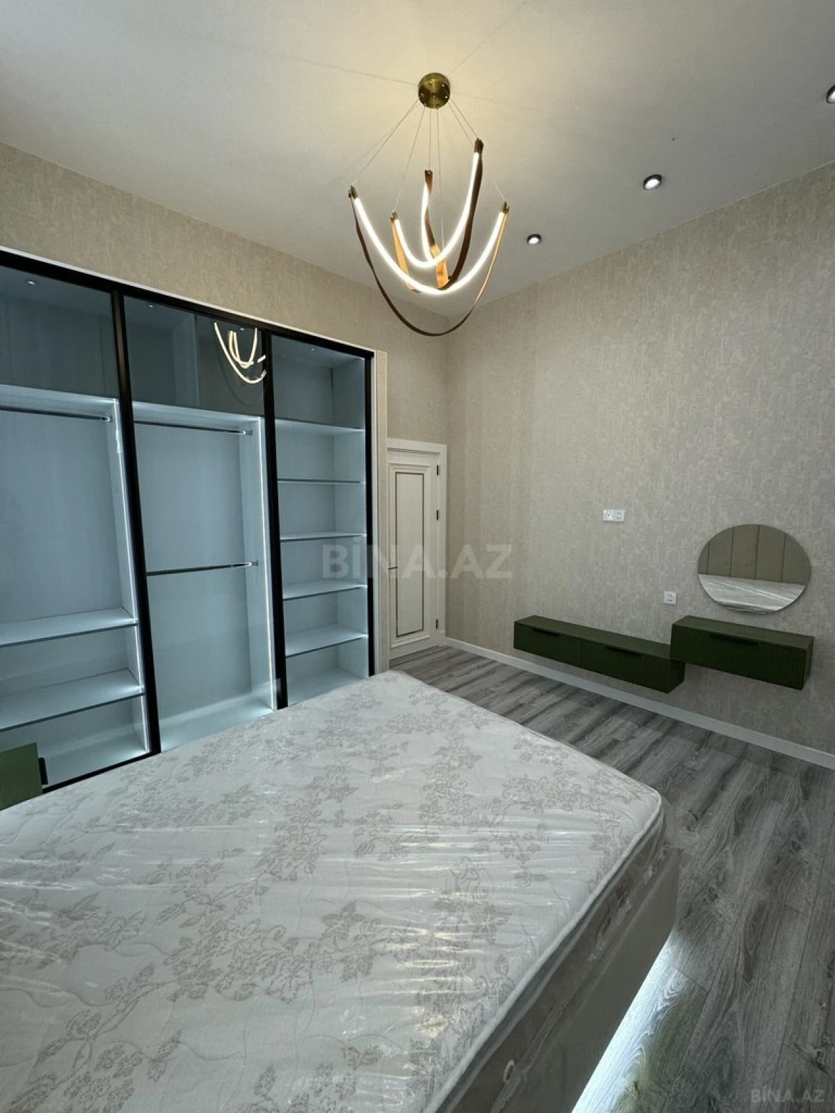 Satılır 5 otaqlı həyət evi 225 m²