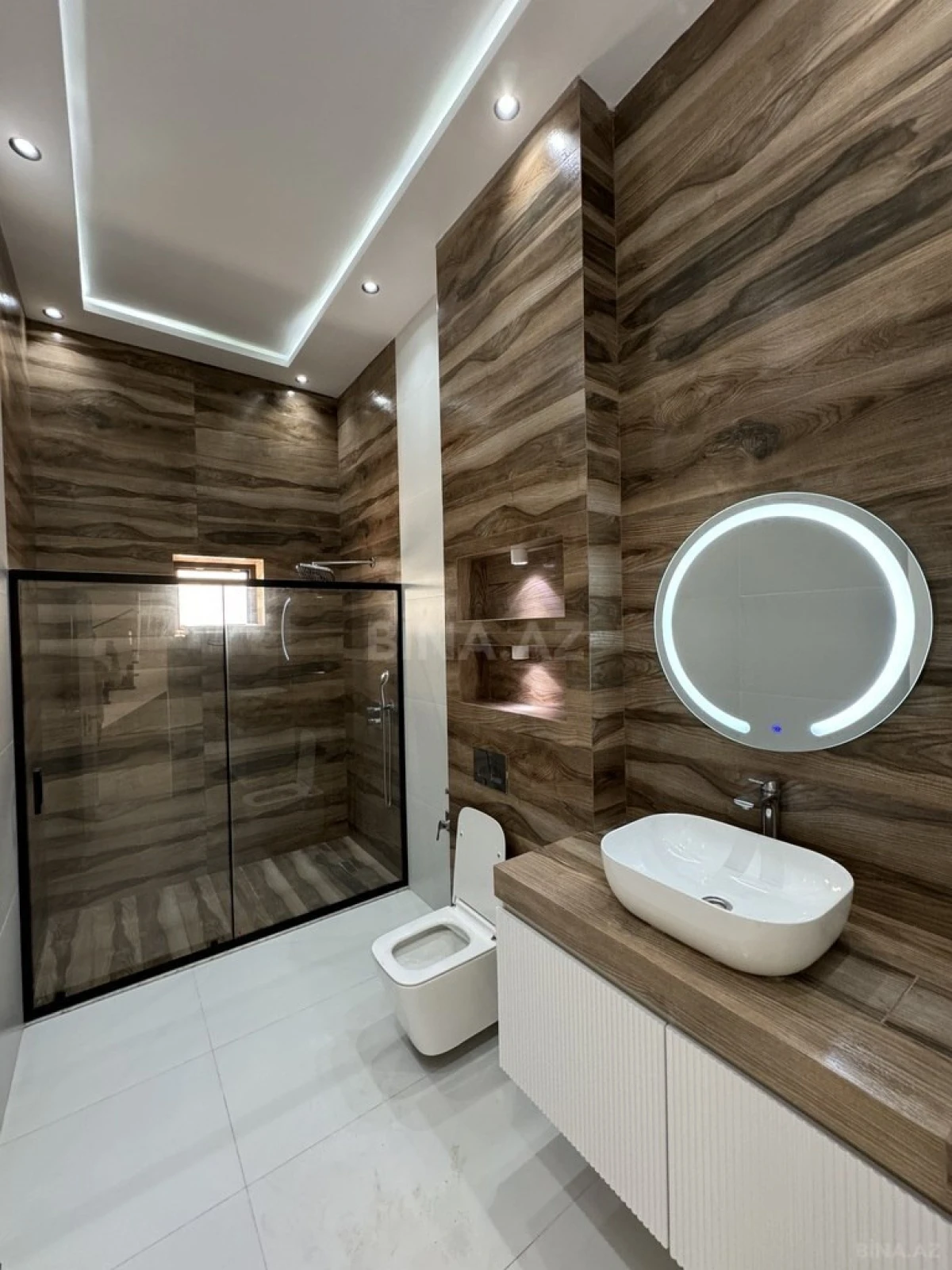 Satılır 5 otaqlı həyət evi 225 m²