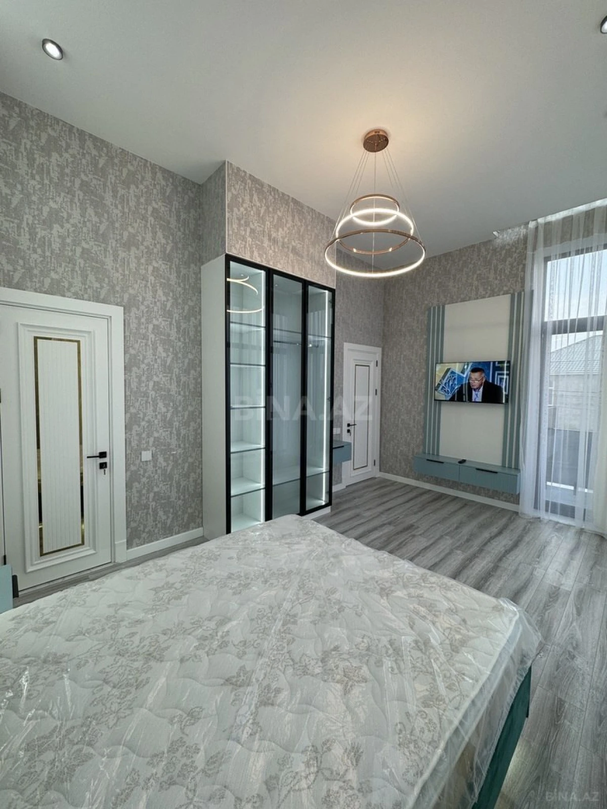 Satılır 5 otaqlı həyət evi 225 m²