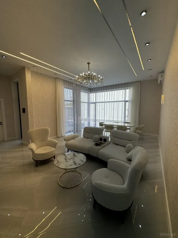 Satılır 5 otaqlı həyət evi 225 m²