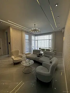 Satılır 5 otaqlı həyət evi 225 m²