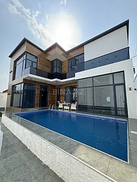 Satılır 5 otaqlı həyət evi 225 m²