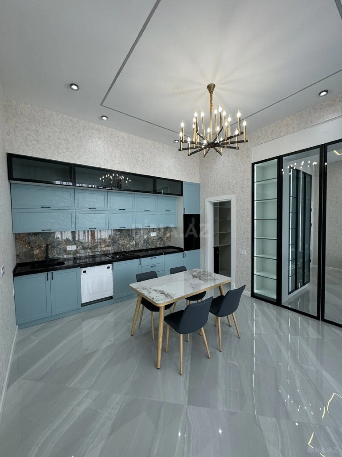 Satılır 5 otaqlı həyət evi 225 m²