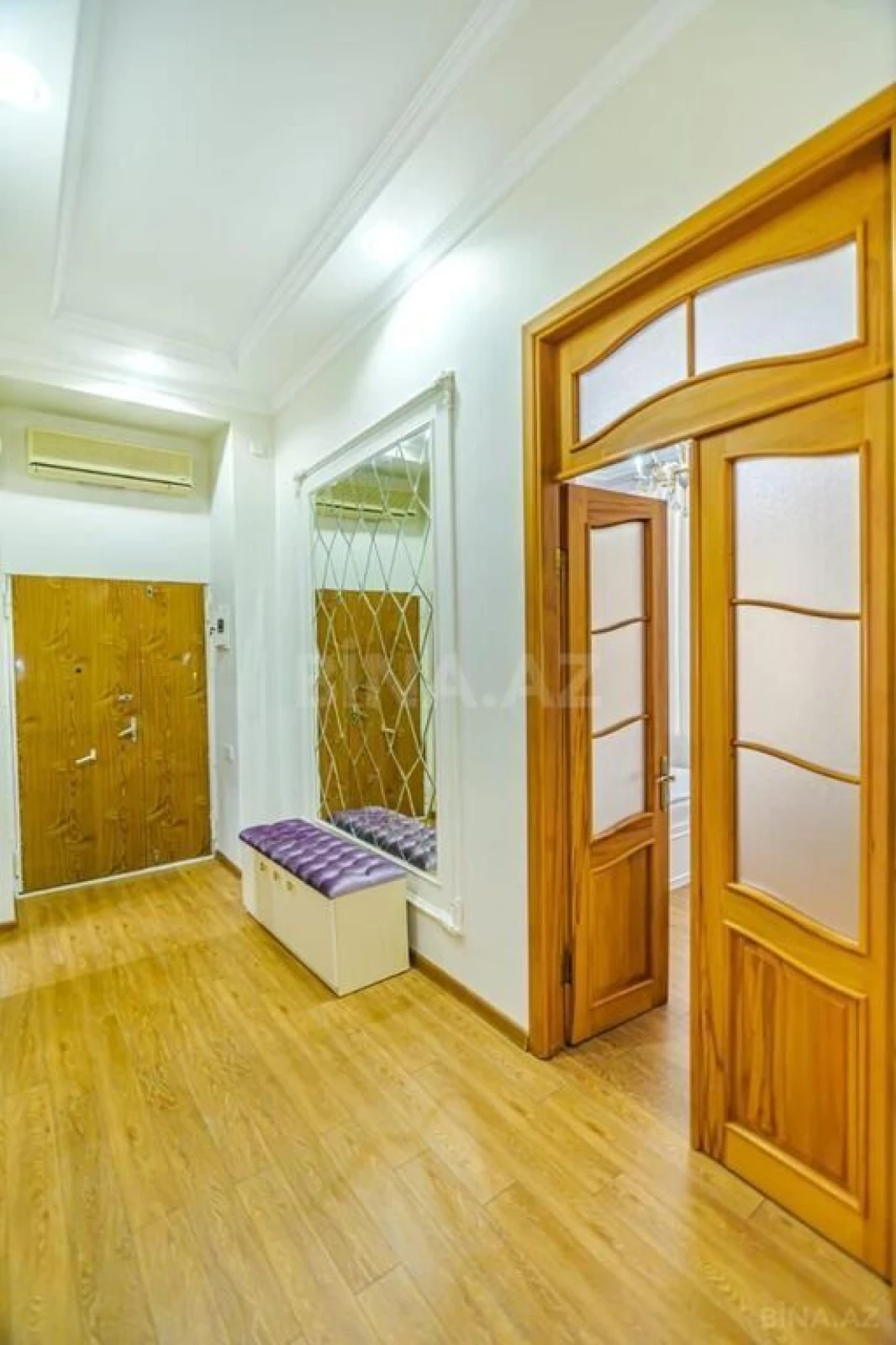 Satılır 5 otaqlı mənzil 180 m²