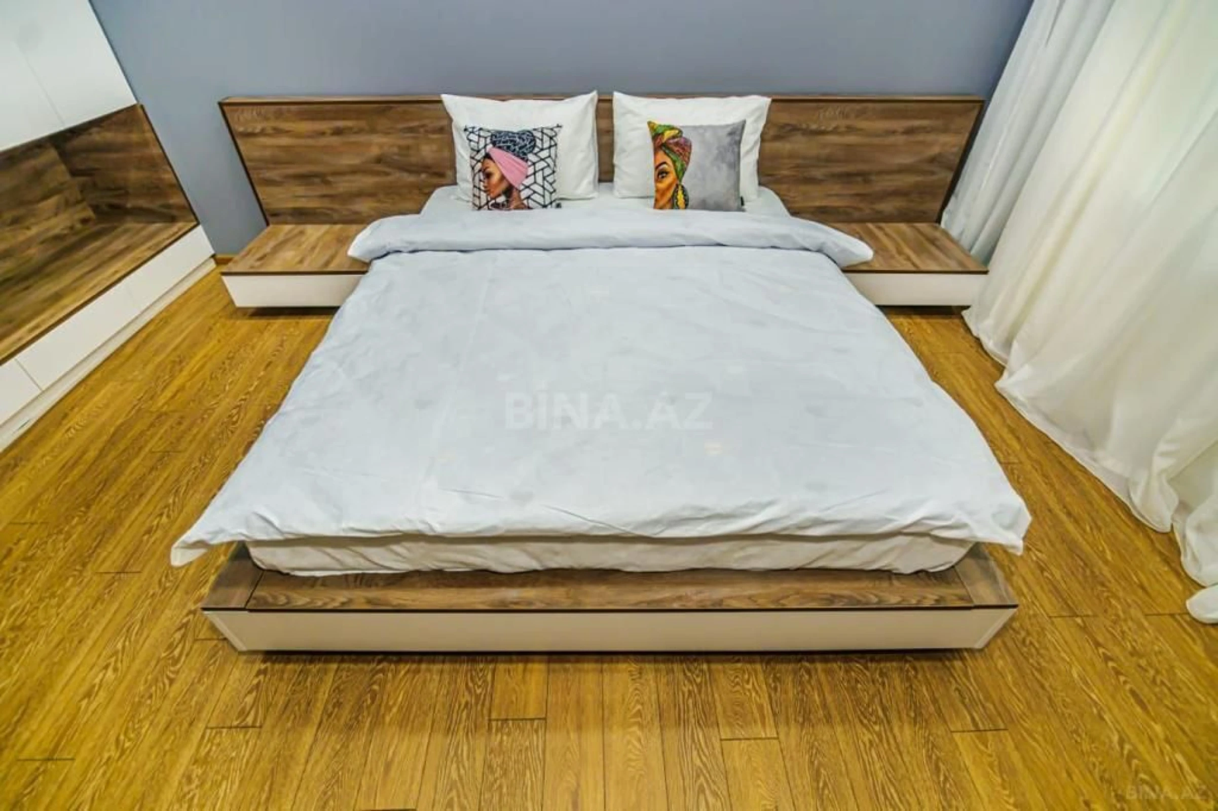 Satılır 5 otaqlı mənzil 180 m²