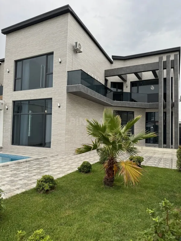 Satılır 5 otaqlı həyət evi 280 m²