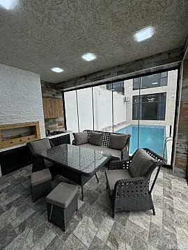 Satılır 5 otaqlı həyət evi 280 m²