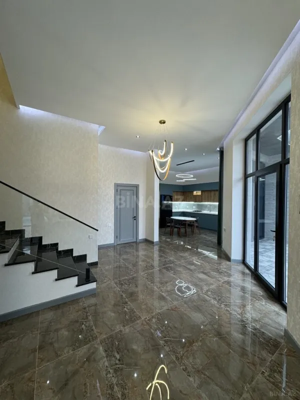 Satılır 5 otaqlı həyət evi 280 m²