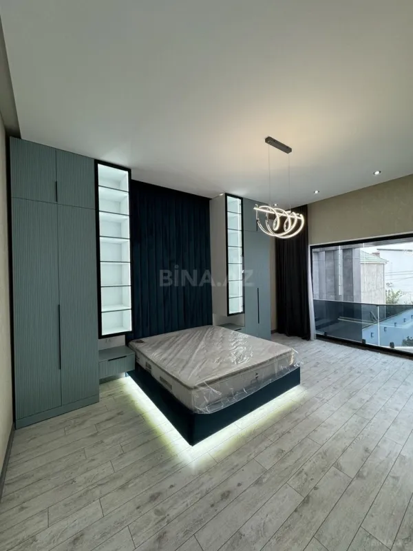 Satılır 5 otaqlı həyət evi 280 m²