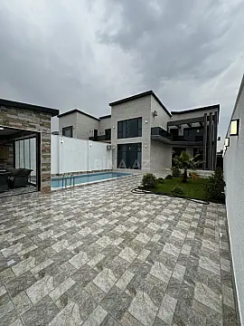 Satılır 5 otaqlı həyət evi 280 m²