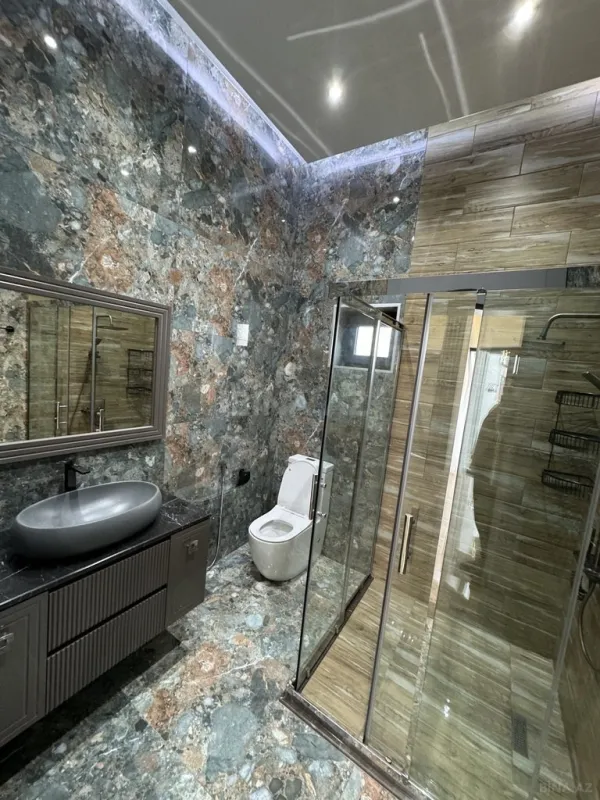 Satılır 5 otaqlı həyət evi 280 m²