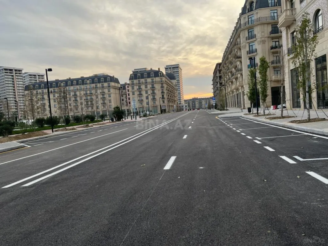 Satılır 4 otaqlı mənzil 195 m²