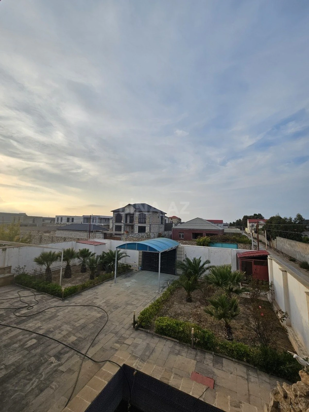 Satılır 6 otaqlı həyət evi 320 m²