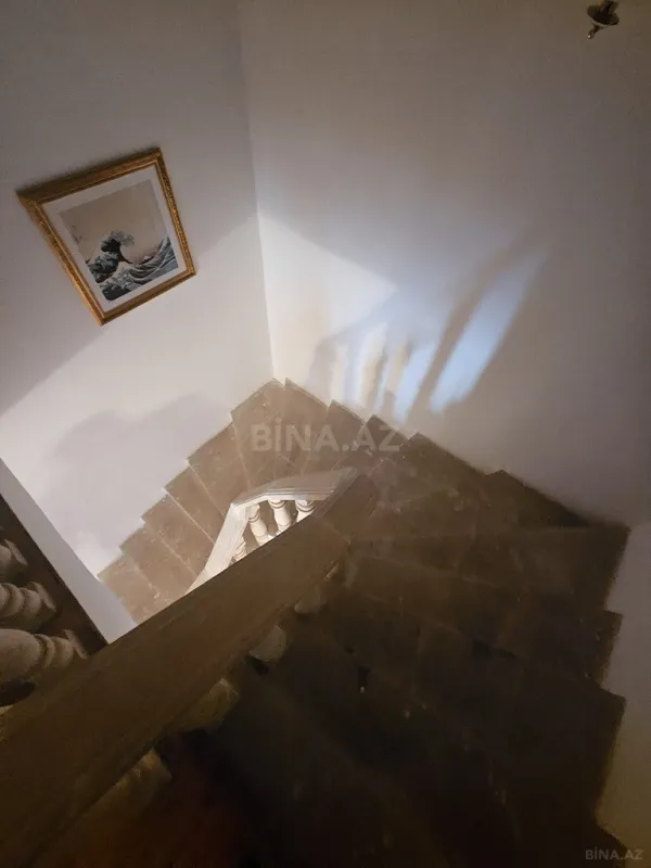 Satılır 6 otaqlı həyət evi 320 m²