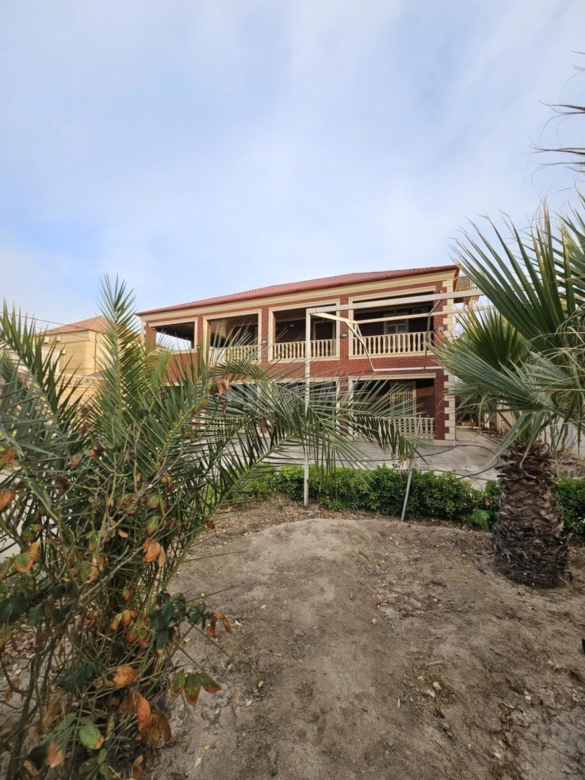 Satılır 6 otaqlı həyət evi 320 m²